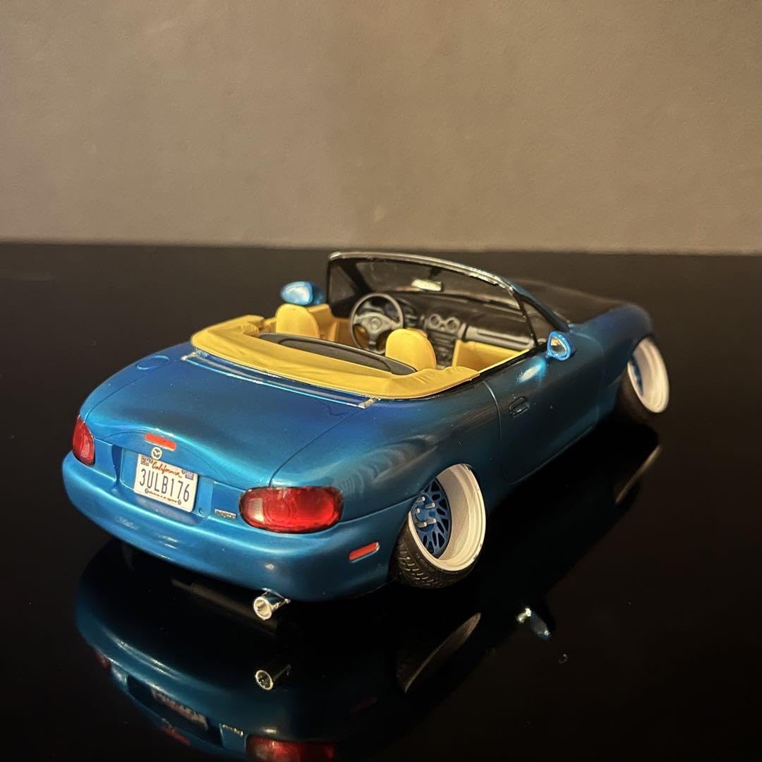 アオシマ　1/24 ロードスター　完成品 Amazon.co.jp: アオシマ 1/24 ロードスター NB8C 完成品 : おもちゃ